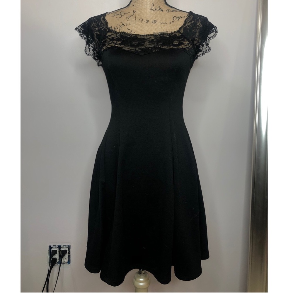 Black Lace Fit&Flare Dress